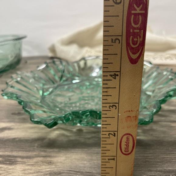 Federal Glass Pioneer fruit bowl, star & fan panels, 11”, scalloped aqua rim USA - Picture 7 of 7